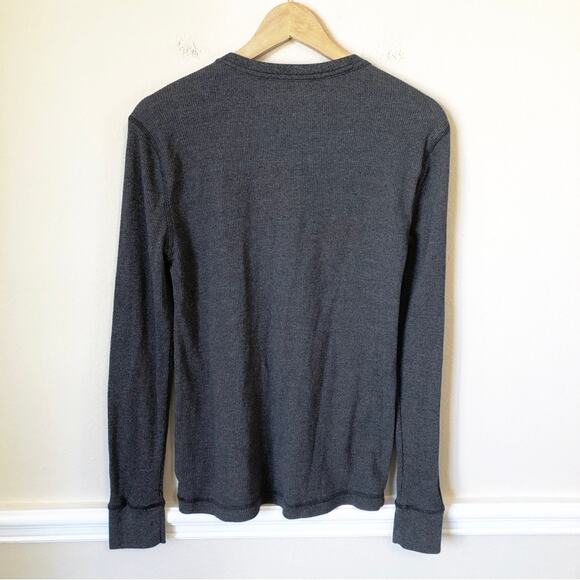 Old Navy Thermal Waffle Knit Henley Long Sleeve Gray Shirt Mens Small Gorpcore - Picture 8 of 8